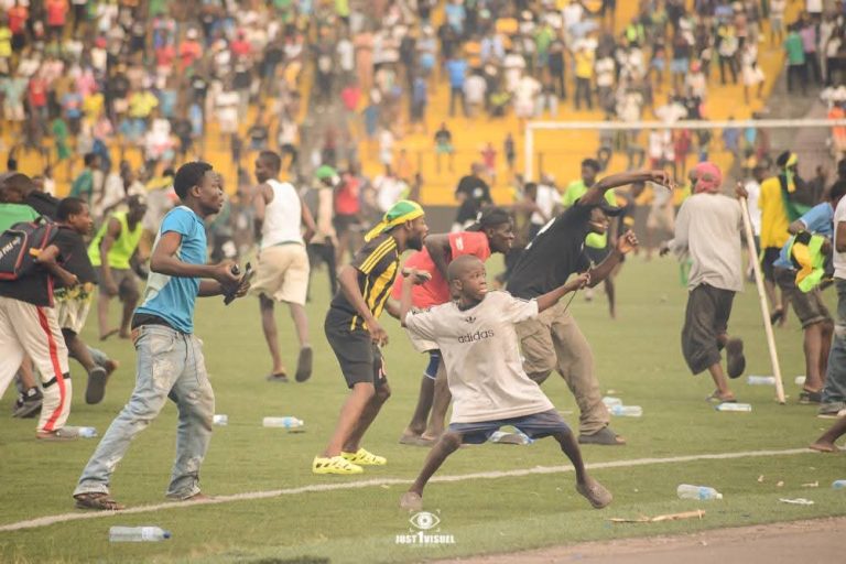 Illicocash Ligue1/ Play-offs : Mazembe déroule, chaos au stade Tata Raphaël lors de Vita Club – Les Aigles du Congo !